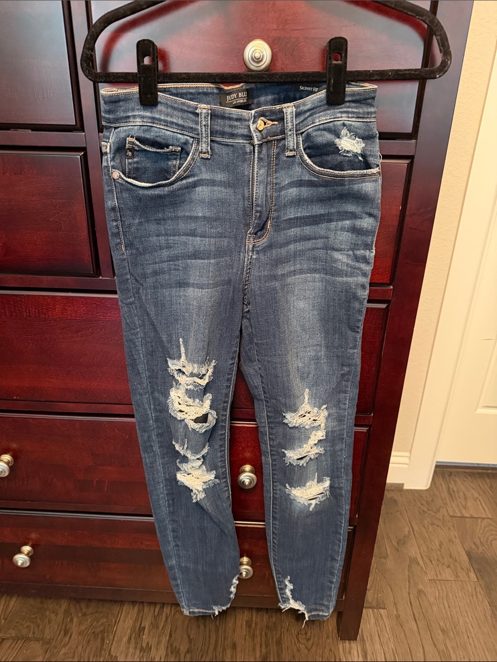 Judy Blue Distressed Skinny Jeans in Dark Blue size 5/27
